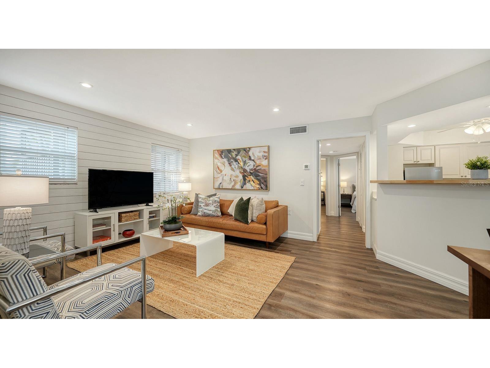 5610 Avenida Del Mare Sarasota FL 34242 A4683170 image3