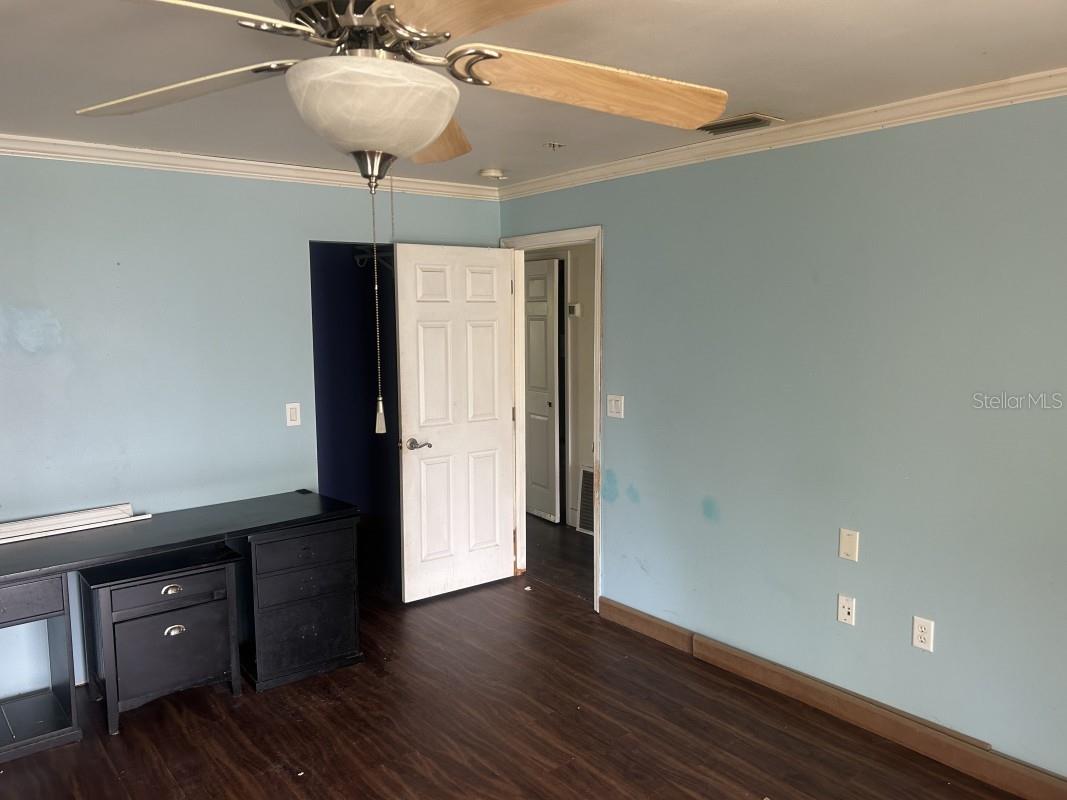 5610 Middle Avenue Sarasota FL 34243 A4694925 image14
