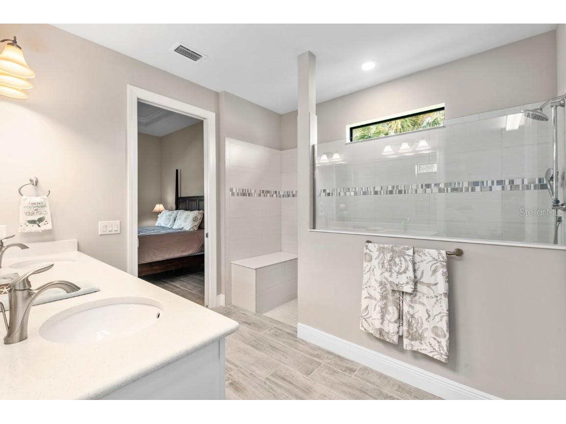 5610 Rain Lily Court Sarasota FL 34238 A4631416 image23