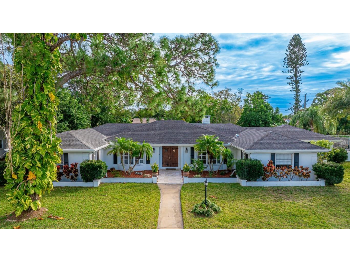 5611 10th Avenue Drive W Bradenton FL 34209 A4597042 image1