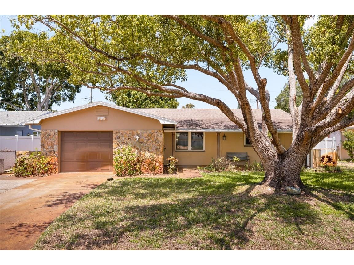 5611 12th Avenue N Saint Petersburg FL 33710 U8199633 image1