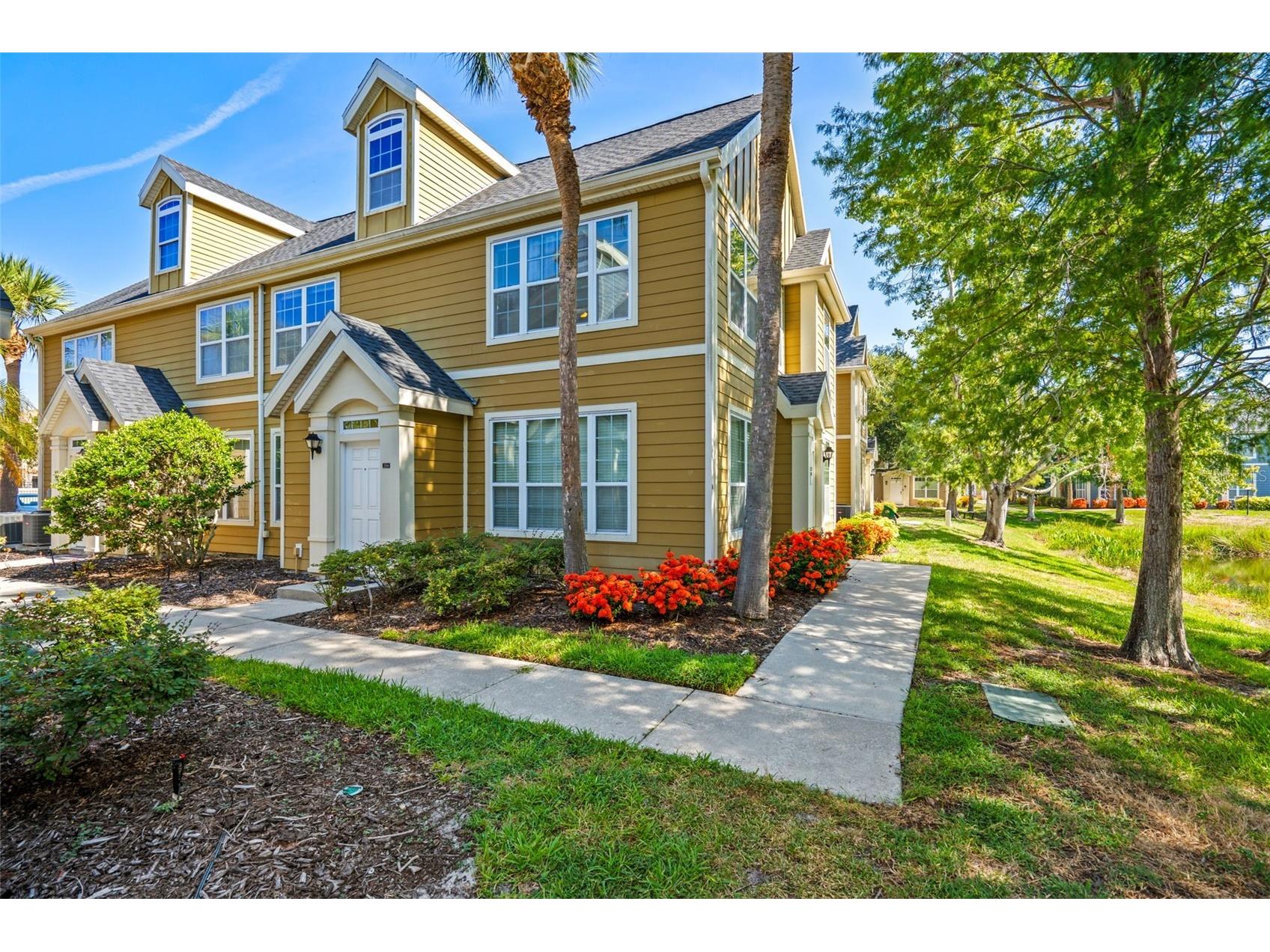5611 Bidwell Parkway #204 Sarasota FL 34233 A4698652 image1