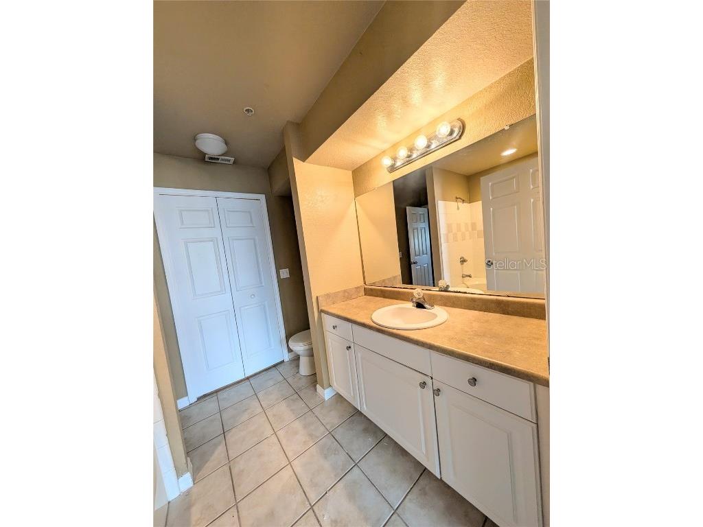 5611 Bidwell Parkway #205 Sarasota FL 34233 A4674262 image10