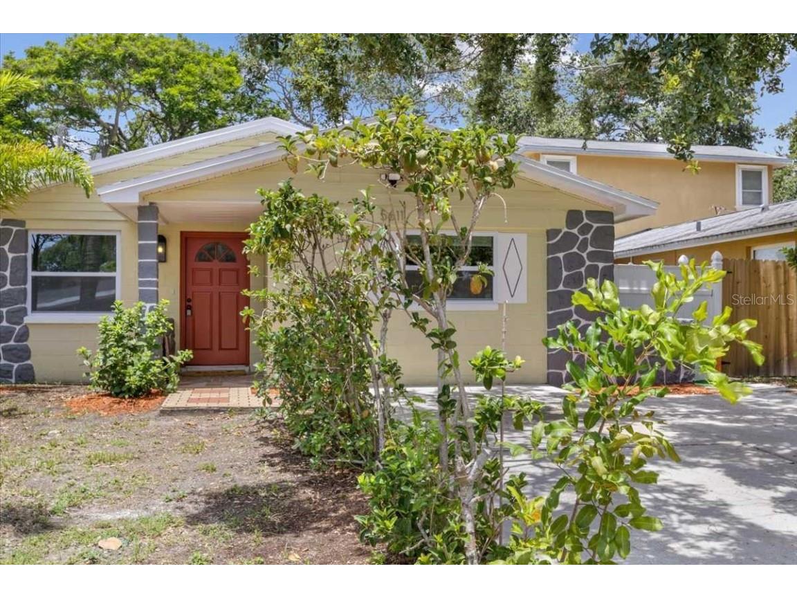 5611 Burlington Avenue N Saint Petersburg FL 33710 TB8395293 image3