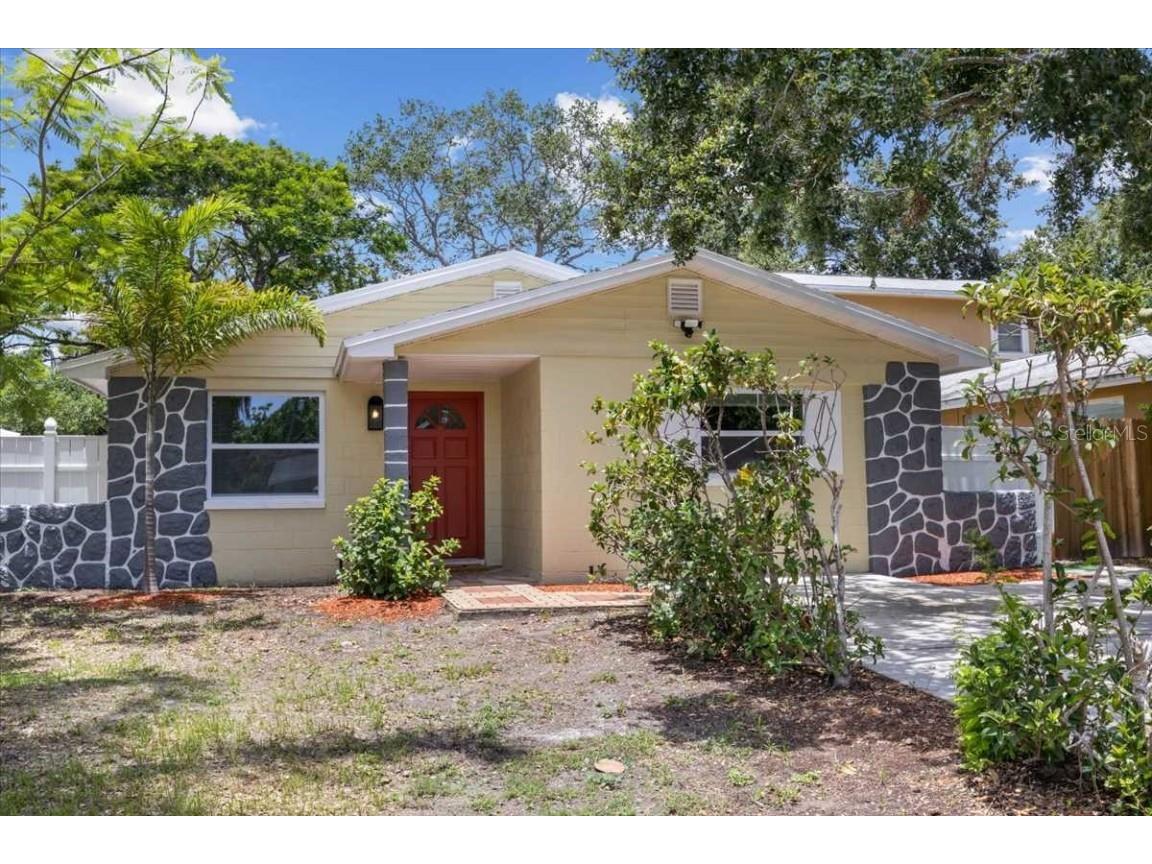 5611 Burlington Avenue N Saint Petersburg FL 33710 TB8450951 image1