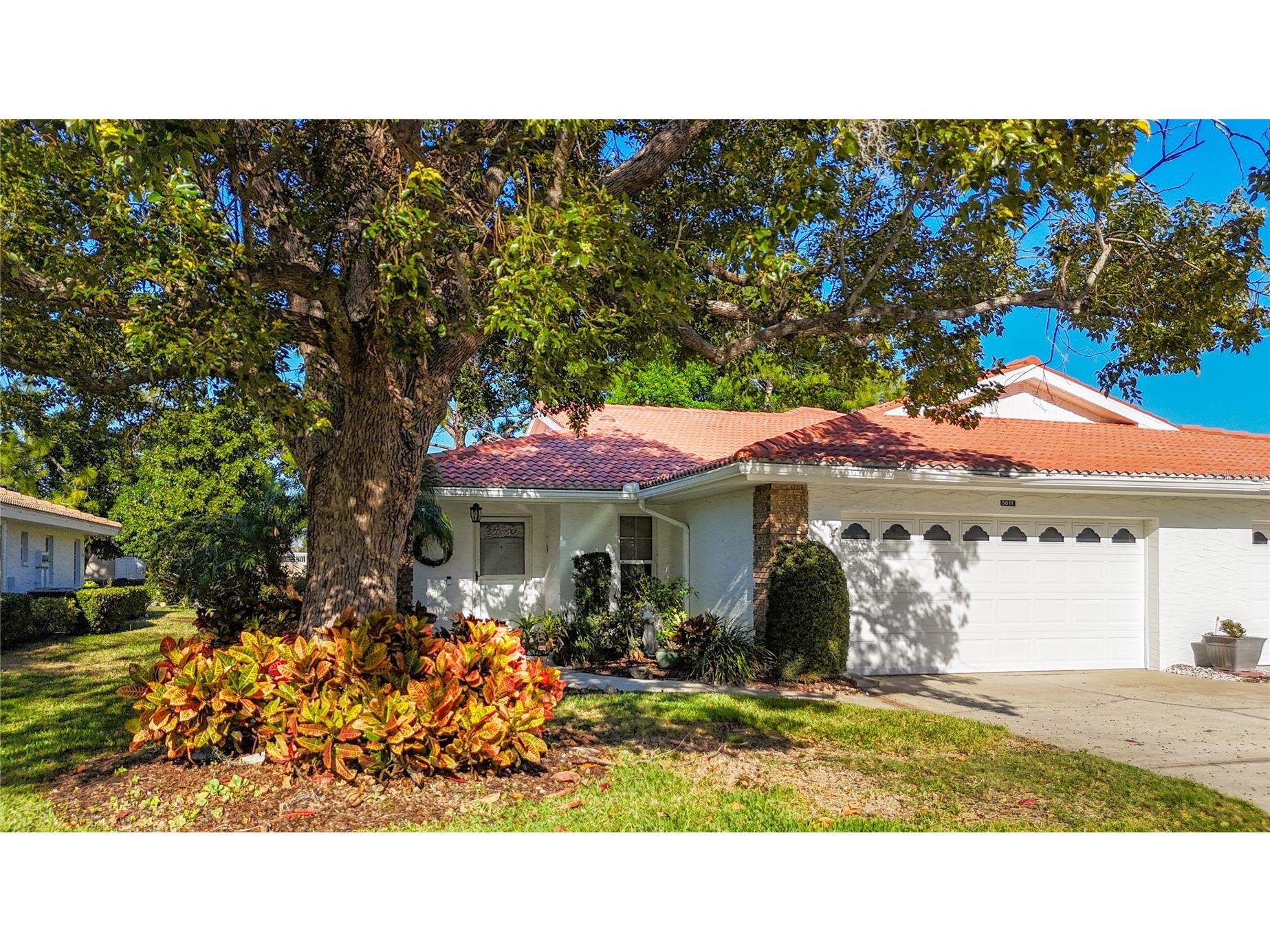 5611 Garden Lakes Drive Bradenton FL 34203 A4683531 image1
