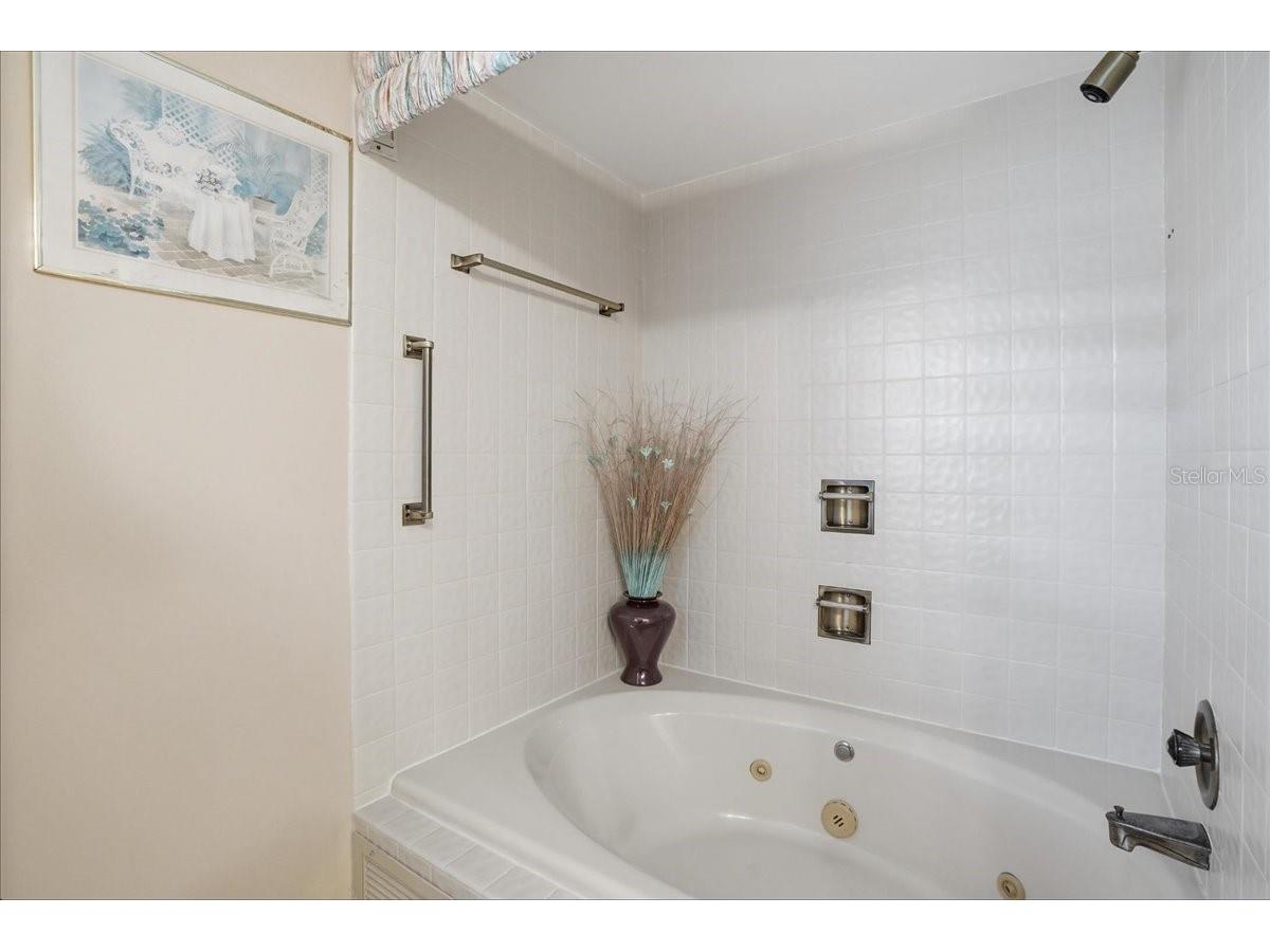 5611 Gulf Of Mexico Drive #3 Longboat Key FL 34228 A4689637 image34