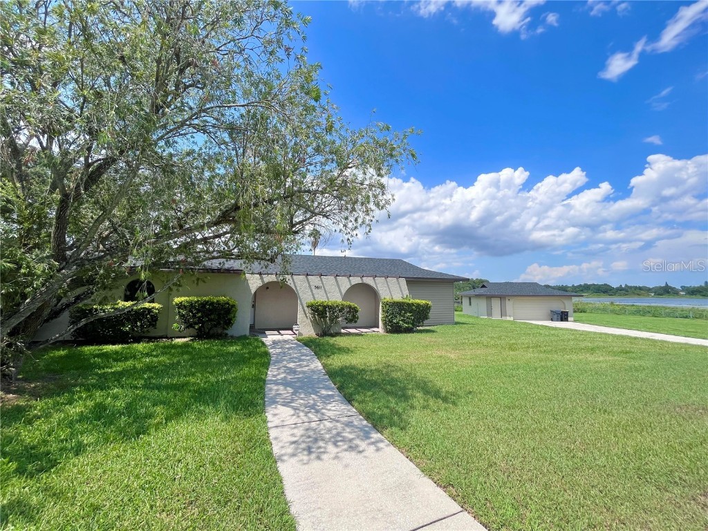 5611 Lake Fox Circle Winter Haven FL 33884 - LAKE FOX P4927424 image1