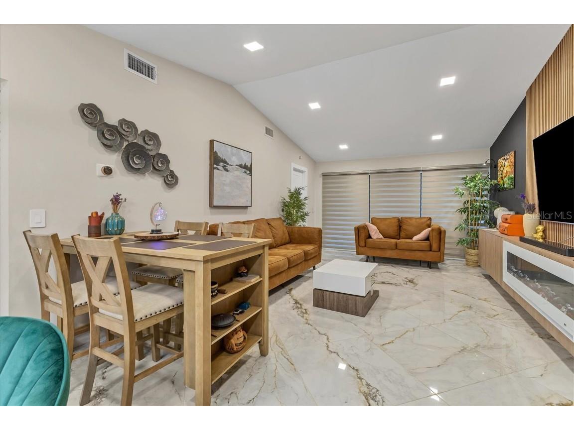 5611 Summer Side Lane #46B Sarasota FL 34231 A4628828 image16