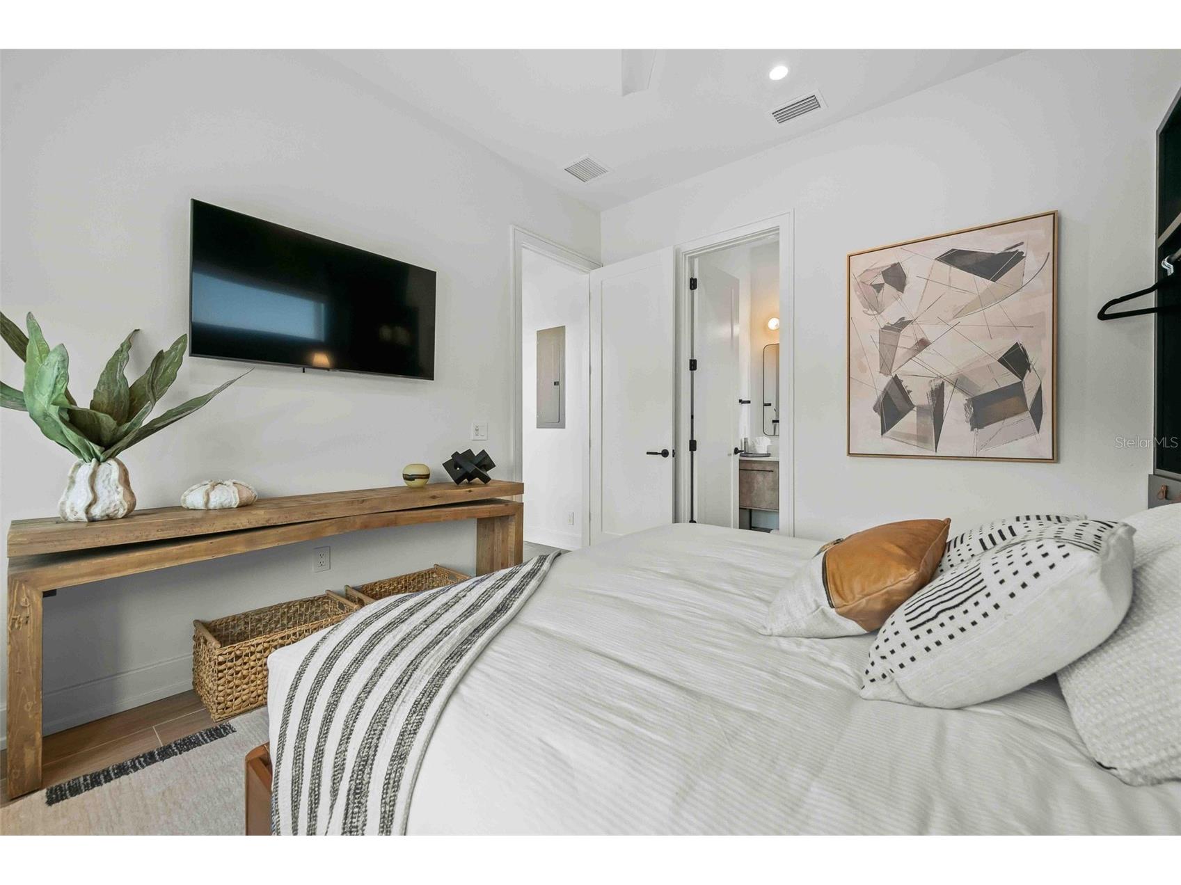 5612 Guava Street Holmes Beach FL 34217 A4676665 image17