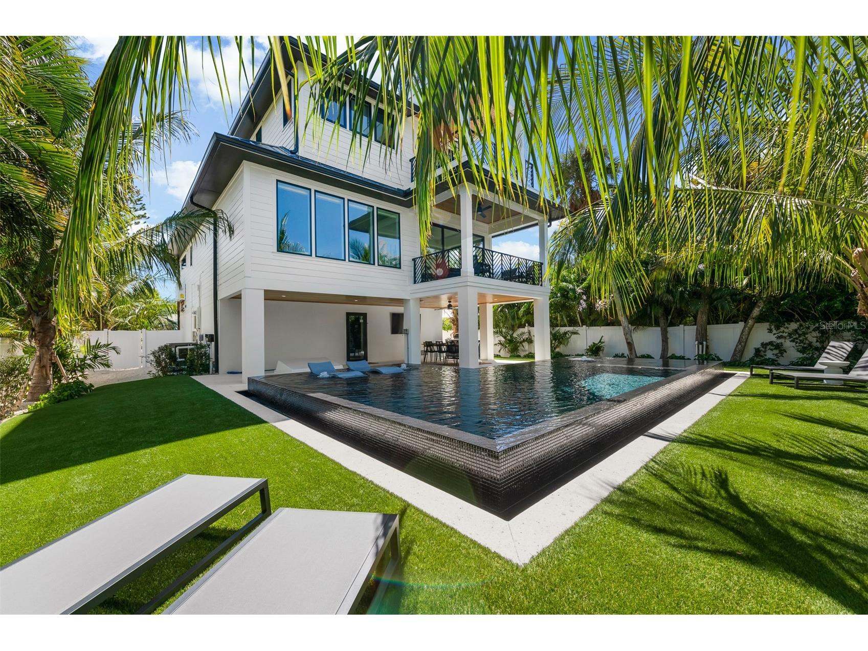 5612 Guava Street Holmes Beach FL 34217 A4676665 image46
