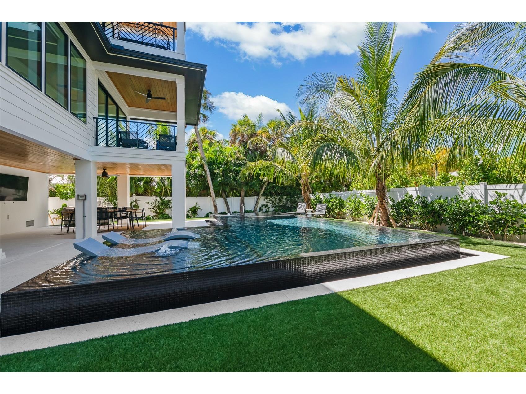 5612 Guava Street Holmes Beach FL 34217 A4676665 image47