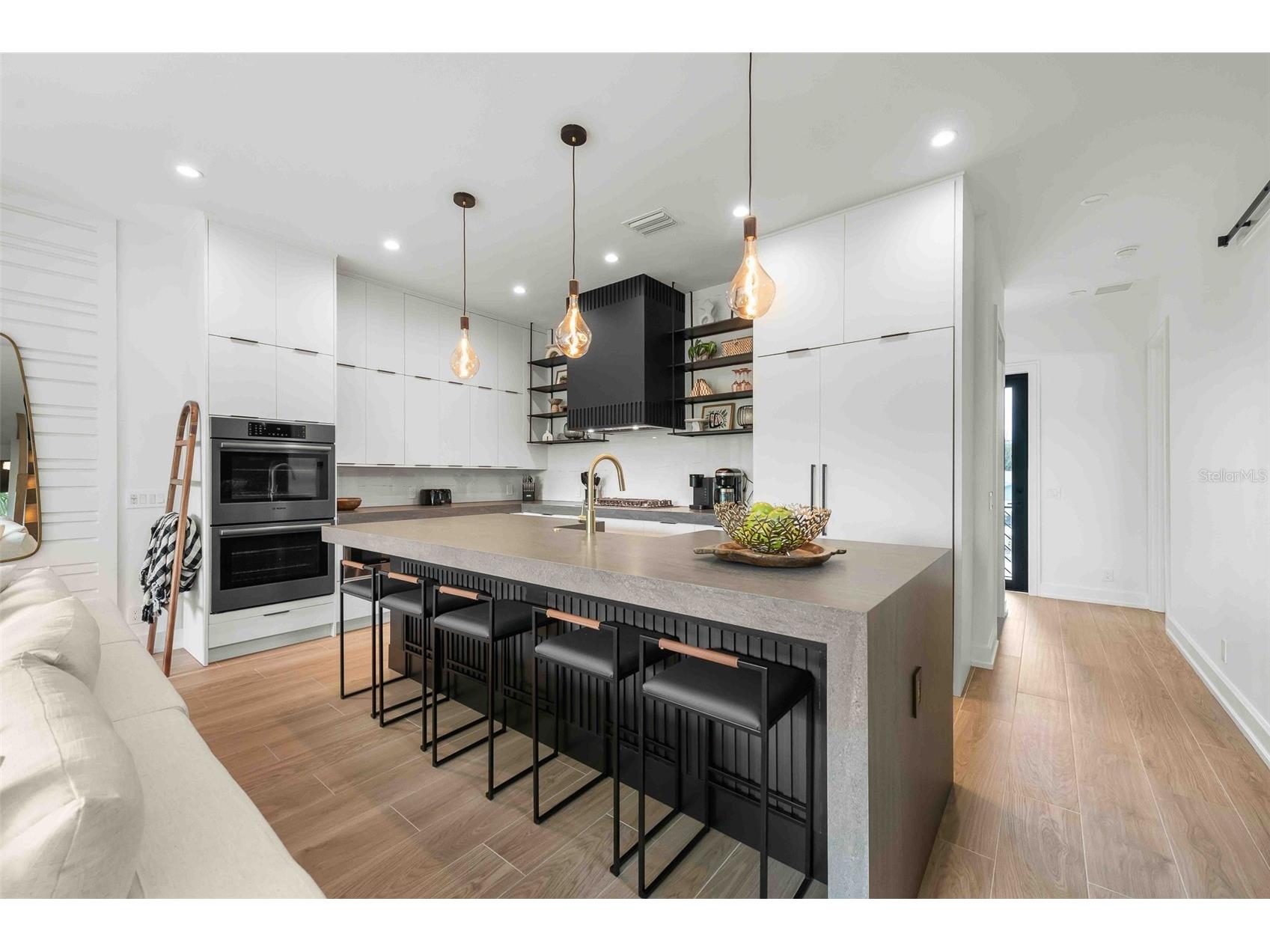 5612 Guava Street Holmes Beach FL 34217 A4676665 image5