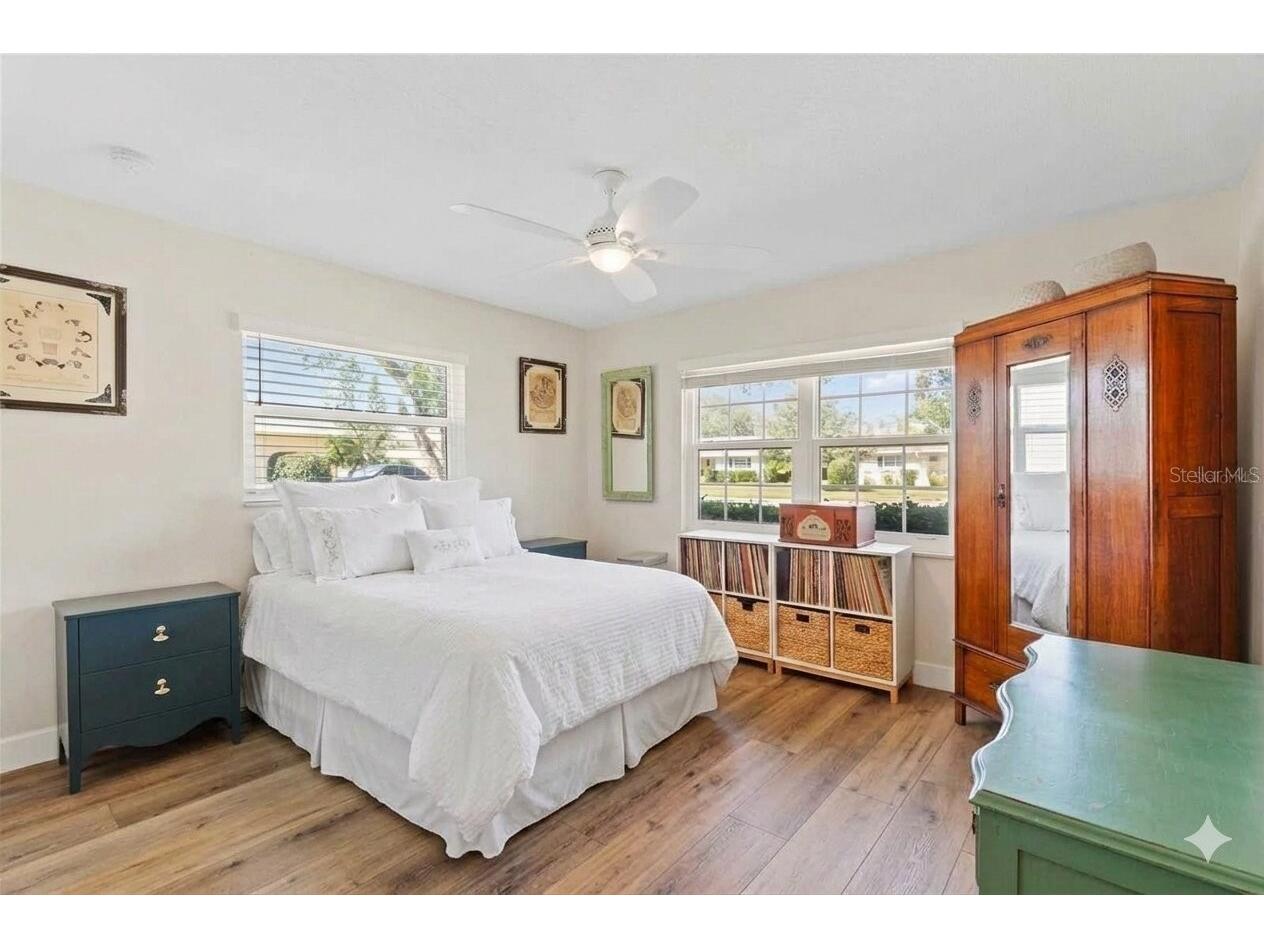 5612 Palm Aire Drive Sarasota FL 34243 A4683581 image12