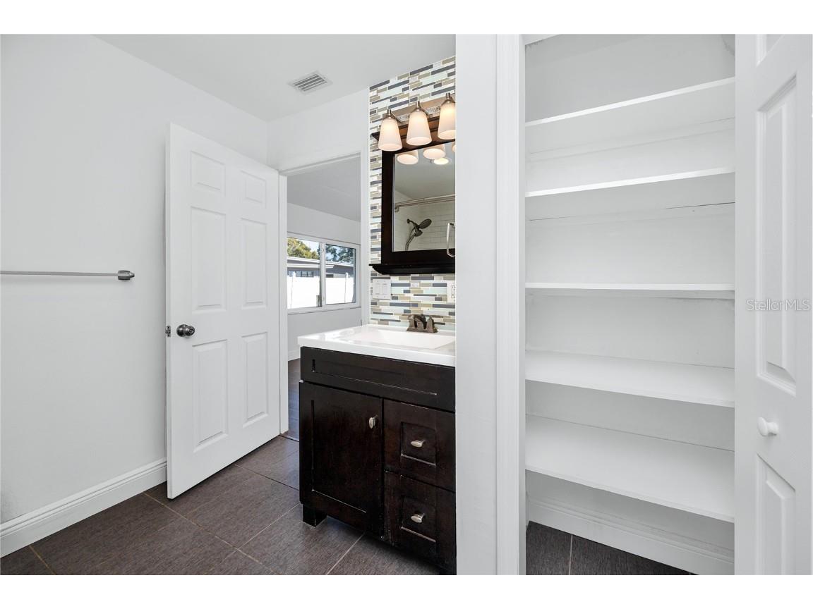 5613 35th Avenue N Saint Petersburg FL 33710 TB8449963 image18