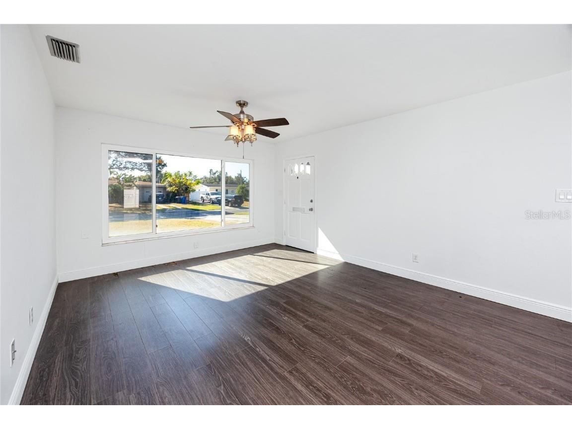 5613 35th Avenue N Saint Petersburg FL 33710 TB8449963 image5