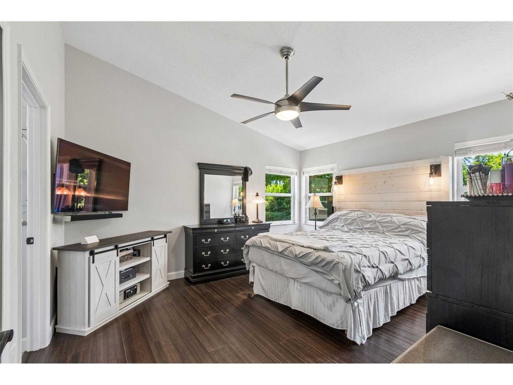 5613 Monte Rosso Road Sarasota FL 34243 TB8505938 image10