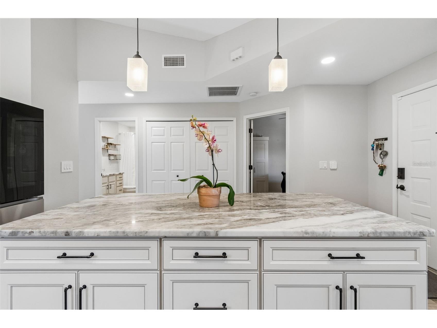 5613 Monte Rosso Road Sarasota FL 34243 TB8505938 image3