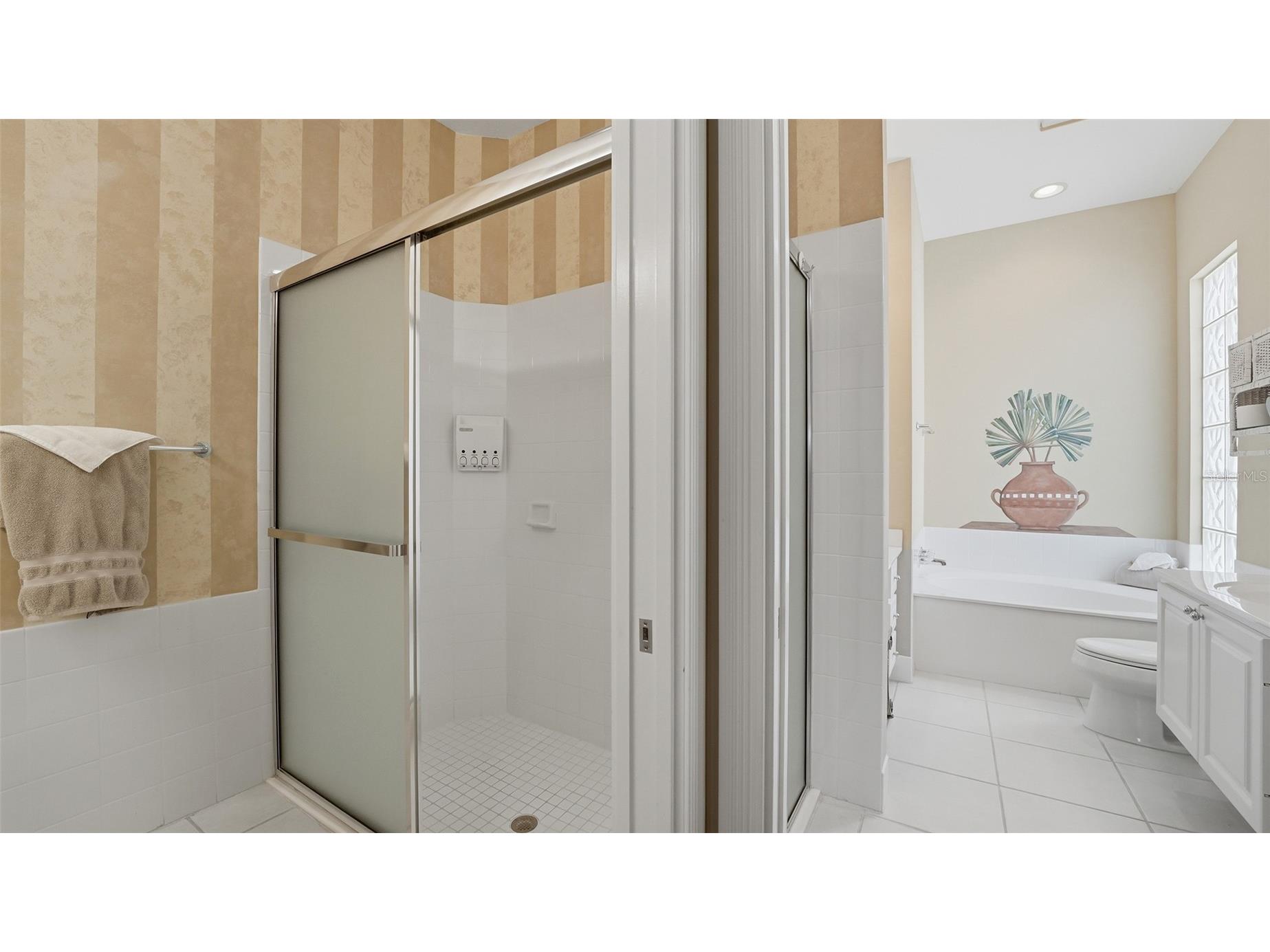 5614 Octonia Place Sarasota FL 34238 A4692412 image36