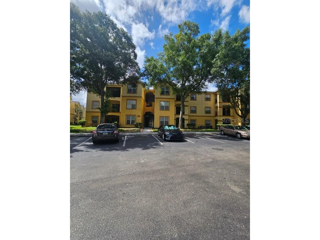 5614 Pinnacle Heights Circle #207 Tampa FL 33624 T3534615 image1