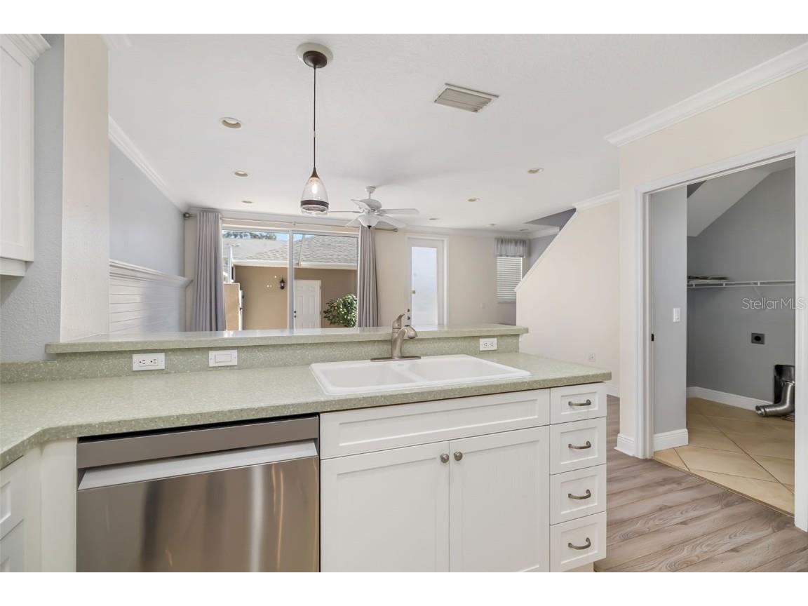 5615 Southernmost Lane Bradenton FL 34203 A4674071 image9