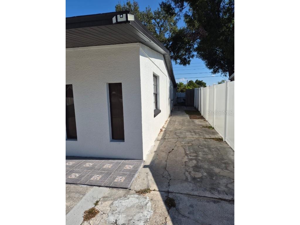 5617 Gateway Drive Tampa FL 33615 TB8450731 image32