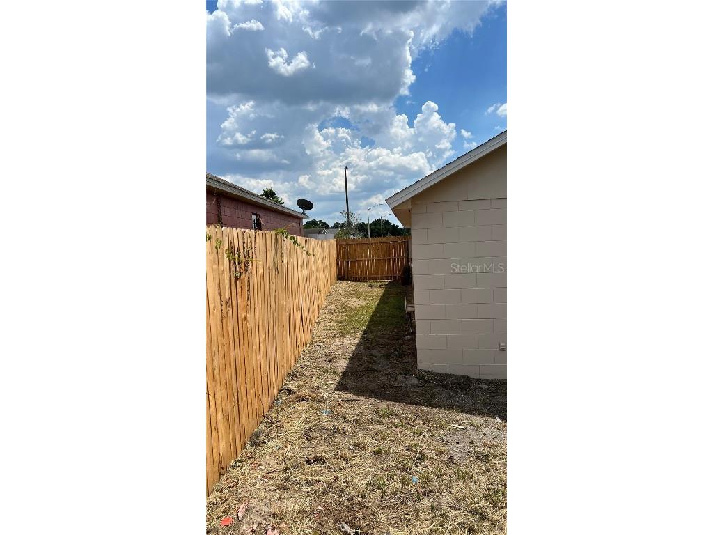 5617 Golf Club Parkway Orlando FL 32808 S5131864 image17