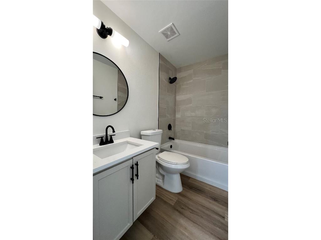 5617 Golf Club Parkway Orlando FL 32808 S5131864 image8