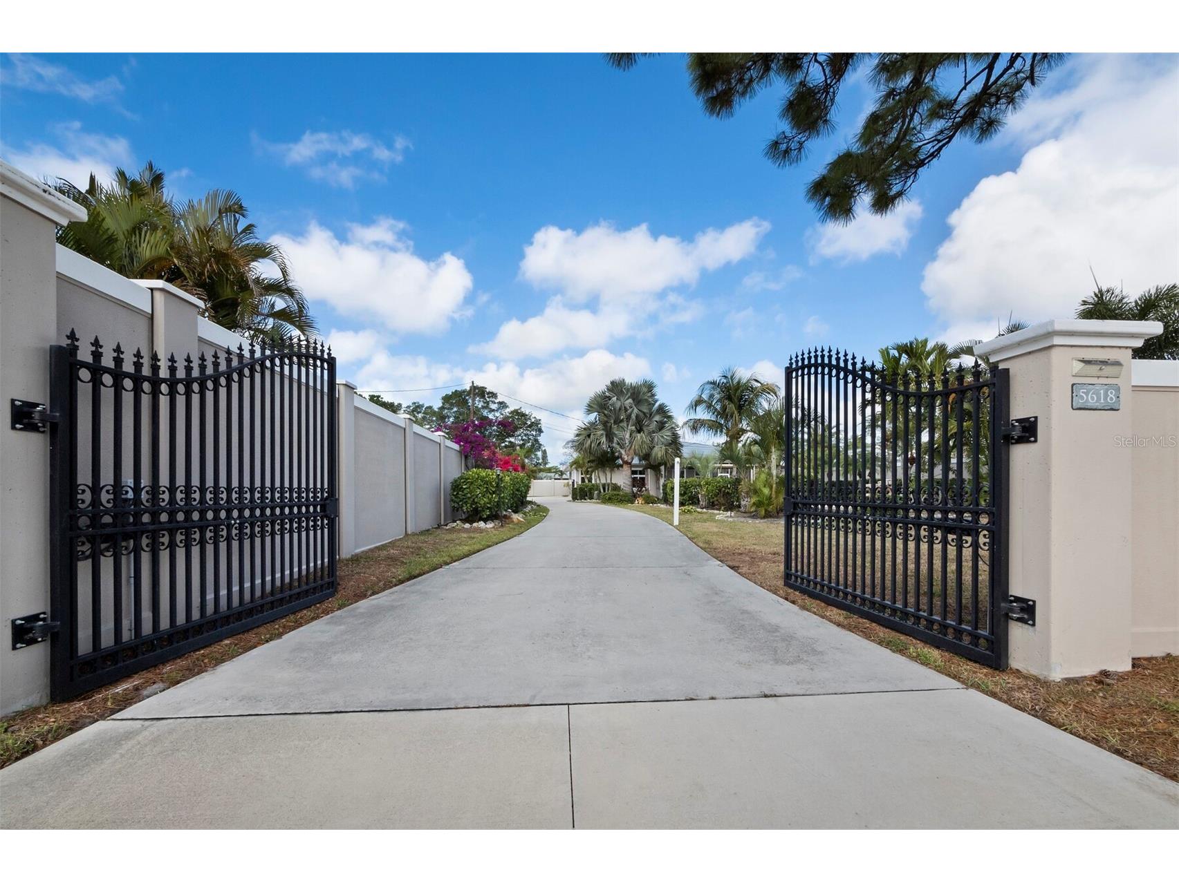 5618 Britannia Drive Sarasota FL 34231 A4688782 image5