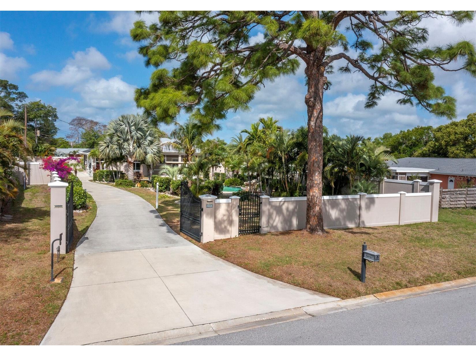 5618 Britannia Drive Sarasota FL 34231 A4688782 image55