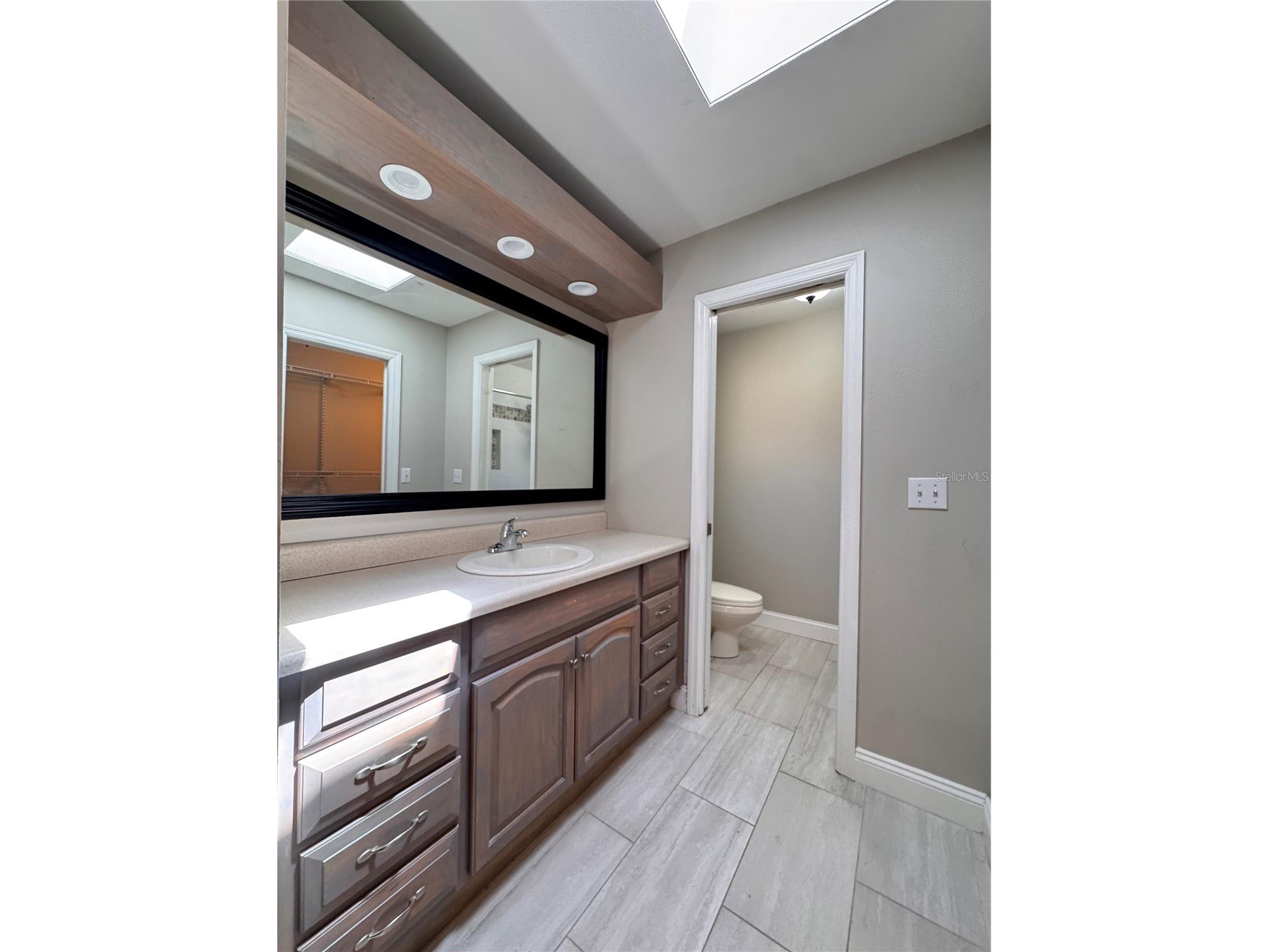 5619 Colonial Oaks Boulevard Sarasota FL 34232 A4684948 image12