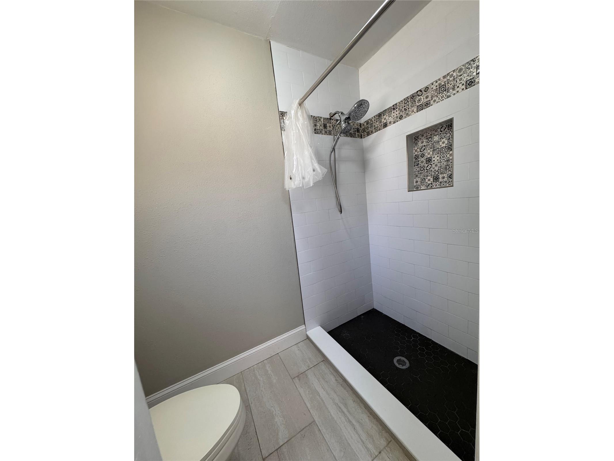 5619 Colonial Oaks Boulevard Sarasota FL 34232 A4684948 image13