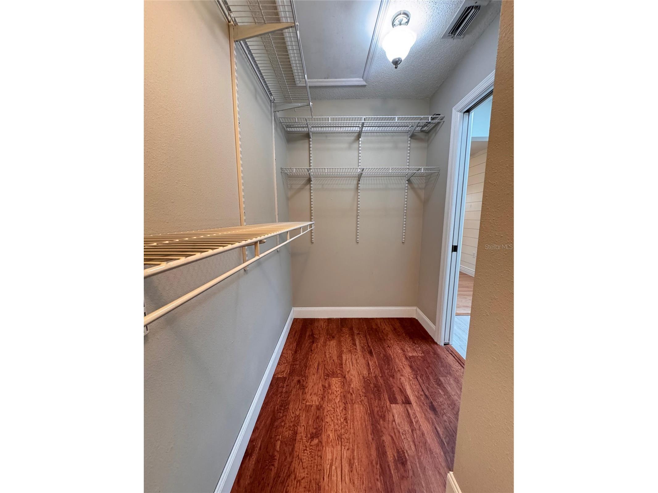 5619 Colonial Oaks Boulevard Sarasota FL 34232 A4684948 image16