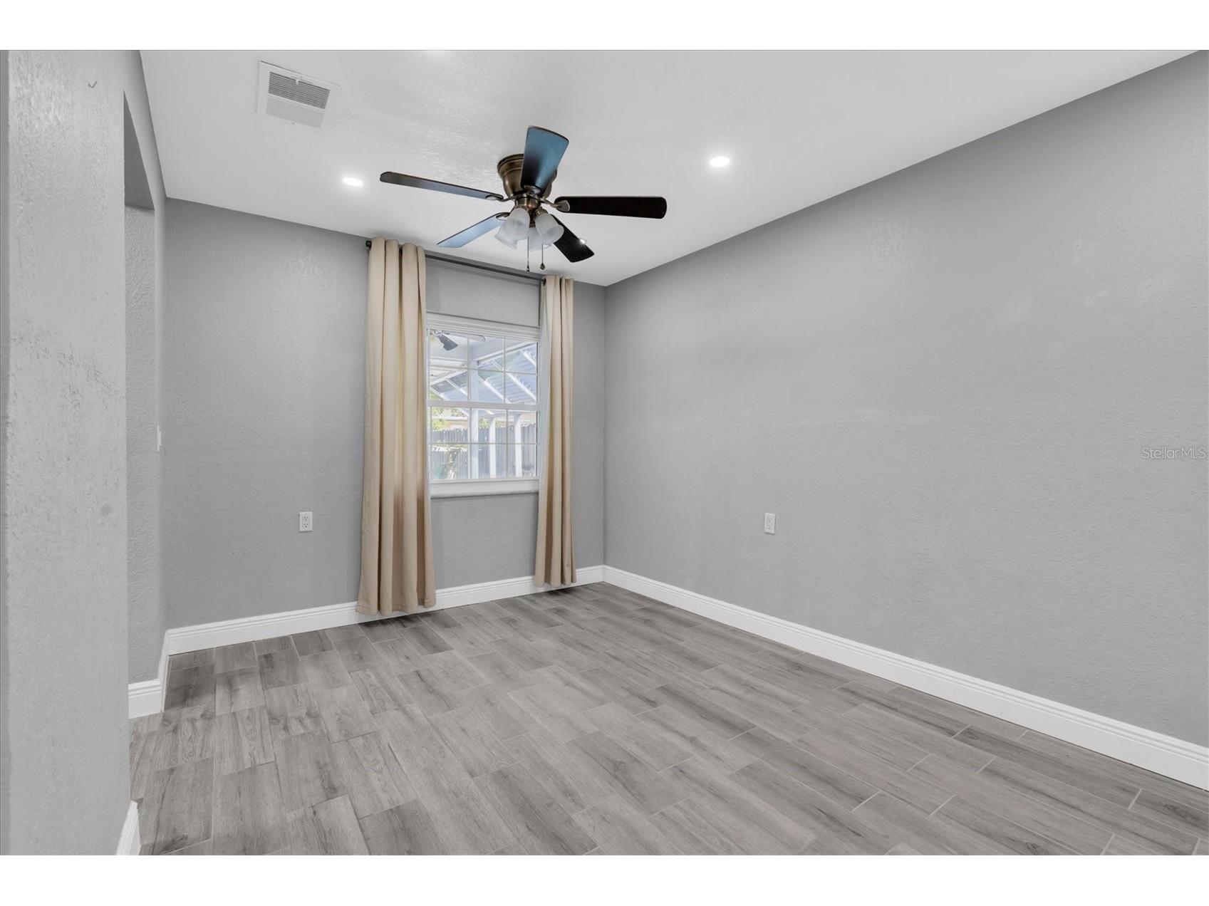 5619 Denver Street NE Saint Petersburg FL 33703 TB8489852 image30