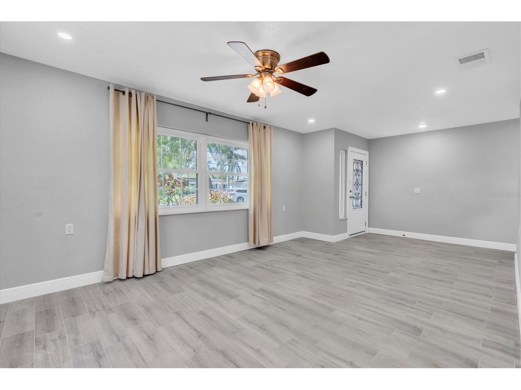 5619 Denver Street NE Saint Petersburg FL 33703 TB8489852 image4