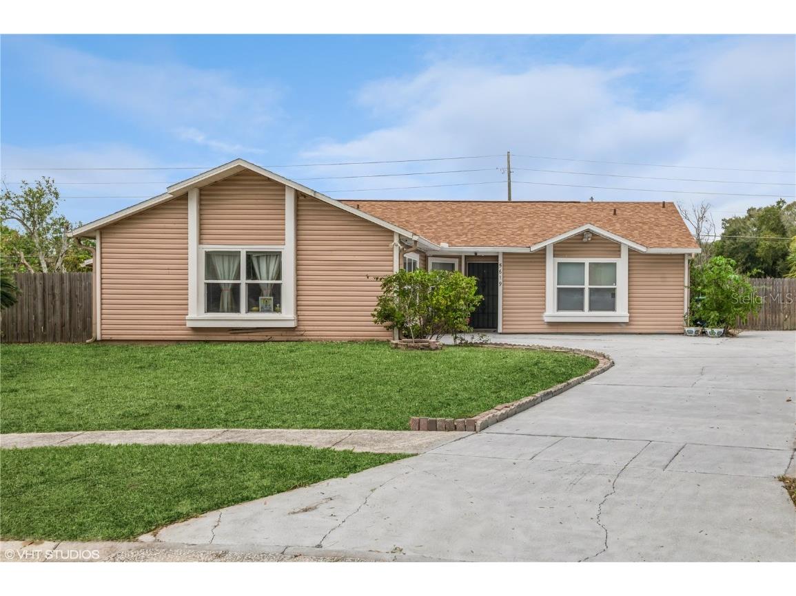 5619 Marigot Court Orlando FL 32808 O6152806 image1