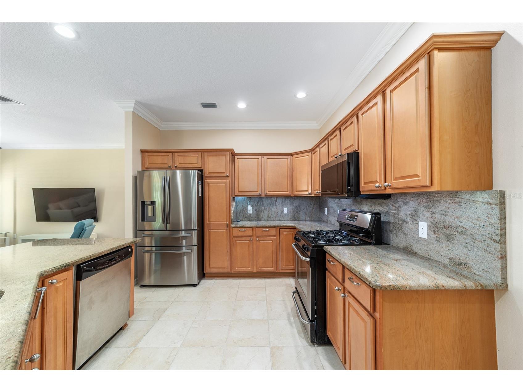 562 Allenwood Loop The Villages FL 32162 OM726346 image8