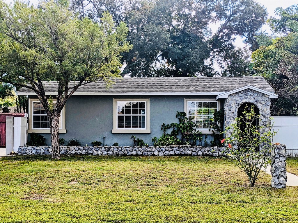 562 Freeport Avenue N Saint Petersburg FL 33702 O5990735 image1