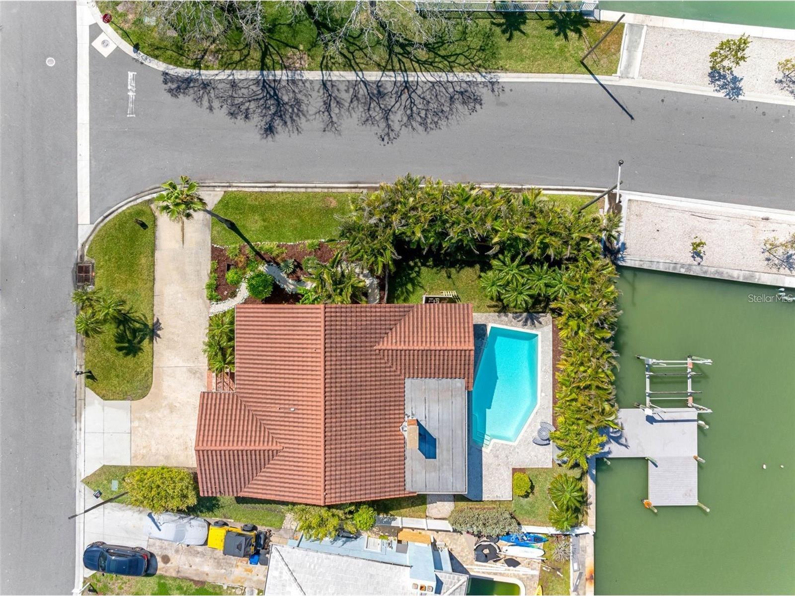 562 Johns Pass Avenue Madeira Beach FL 33708 - INTRACOASTAL TB8496800 image1