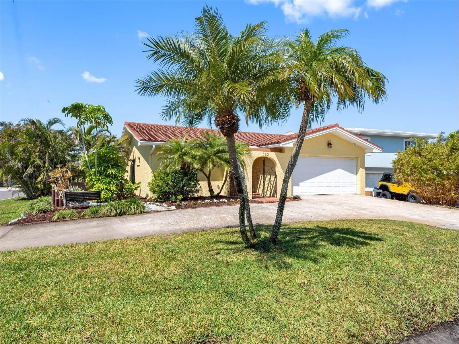 562 Johns Pass Avenue Madeira Beach FL 33708 - INTRACOASTAL TB8496800 image2