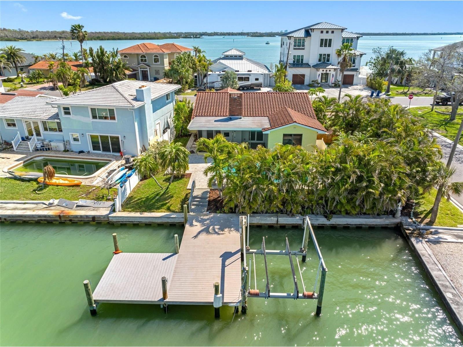 562 Johns Pass Avenue Madeira Beach FL 33708 - INTRACOASTAL TB8496800 image3
