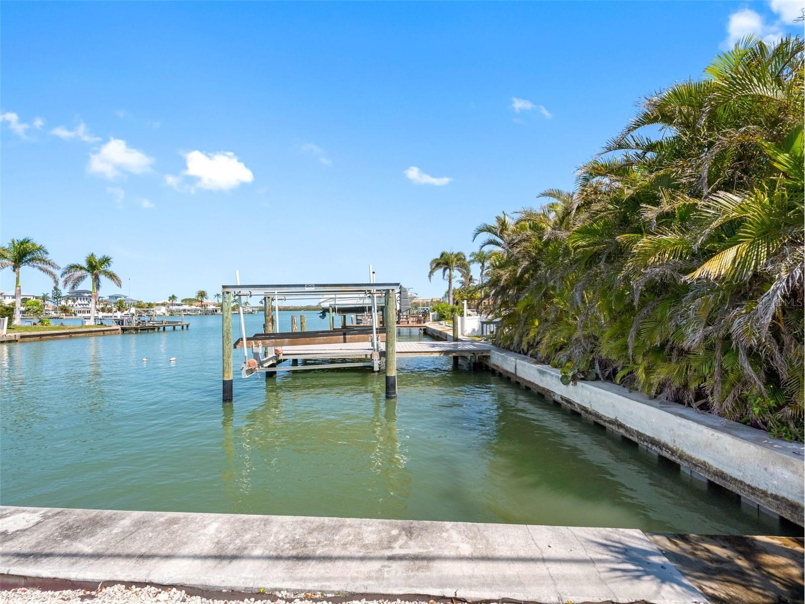 562 Johns Pass Avenue Madeira Beach FL 33708 TB8520269 image6