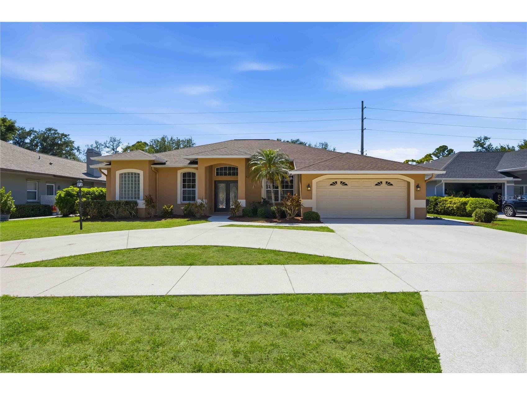 562 Oak Bay Drive Osprey FL 34229 A4690387 image1