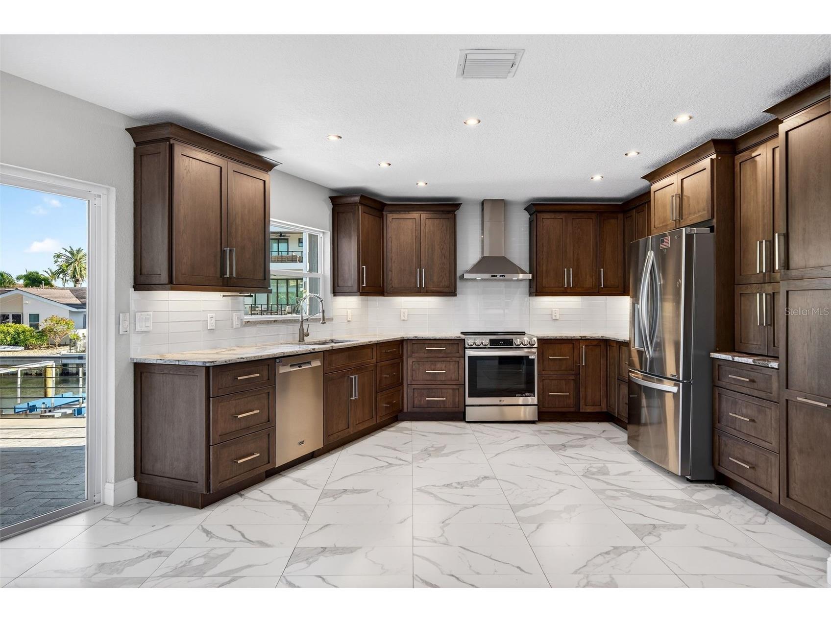 562 Ranger Lane Longboat Key FL 34228 A4675541 image19