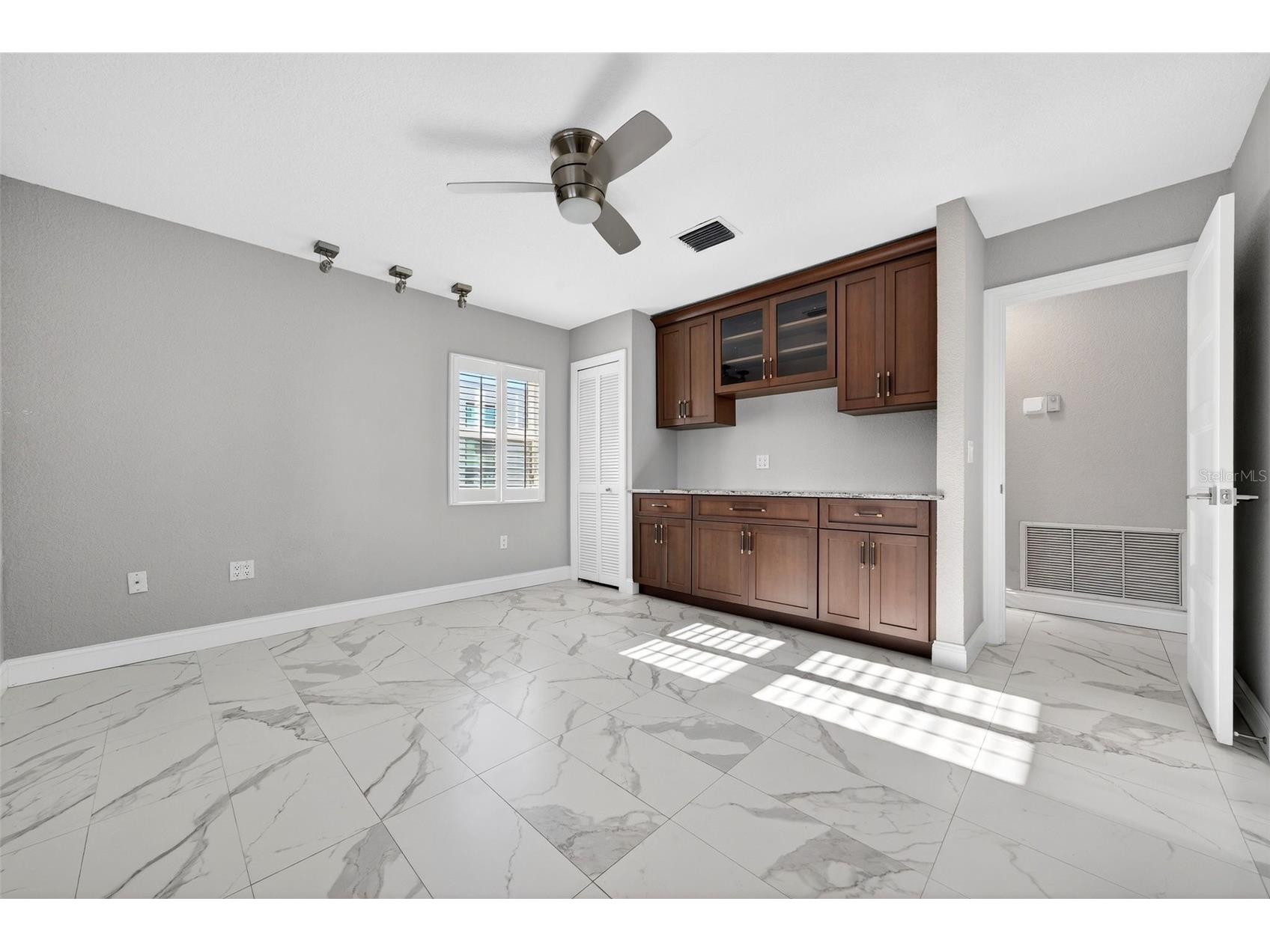 562 Ranger Lane Longboat Key FL 34228 A4675541 image32