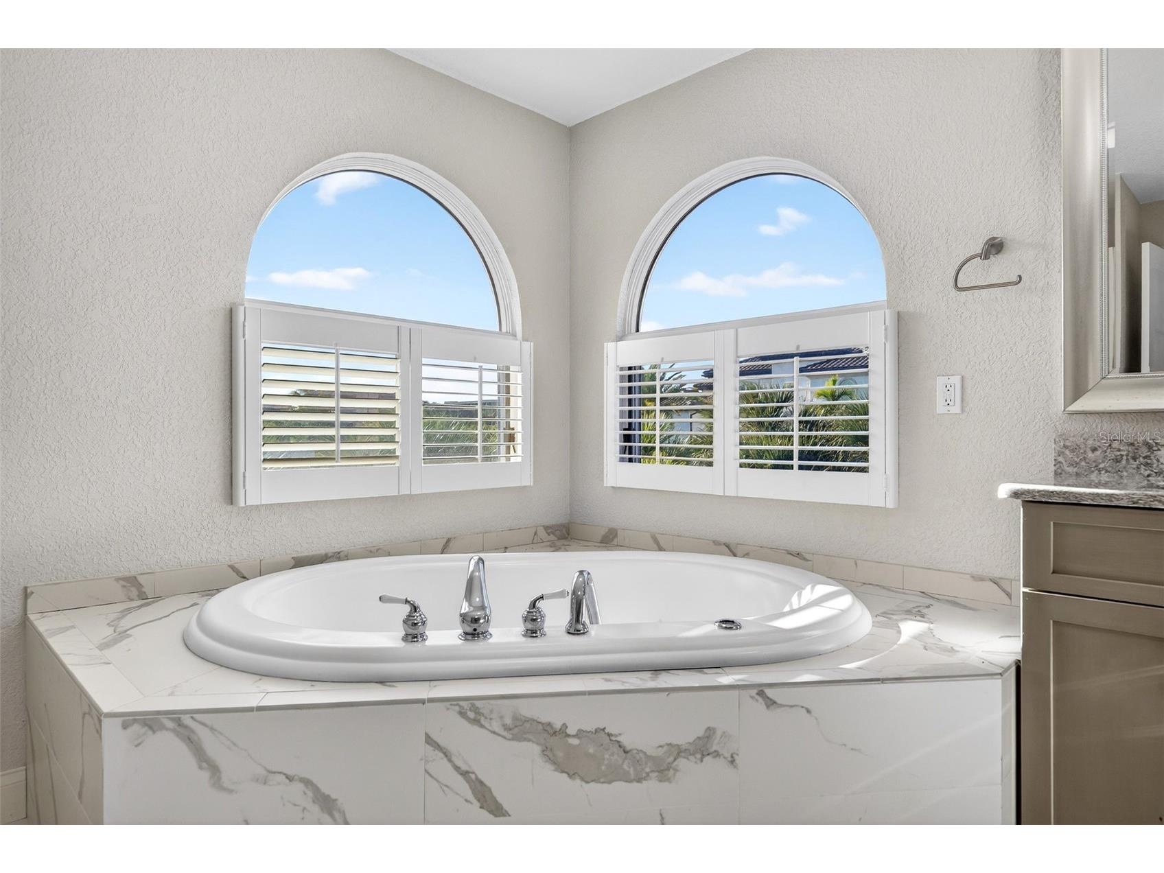562 Ranger Lane Longboat Key FL 34228 A4675541 image74
