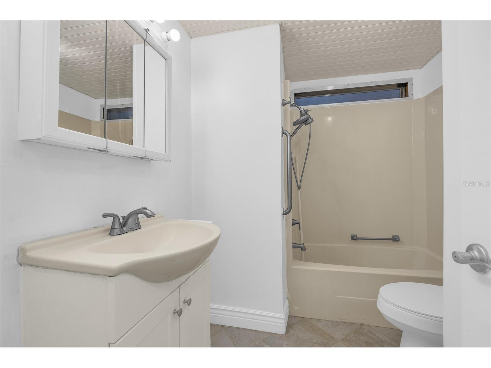 562 Ruth Circle Melbourne FL 32904 O6370554 image17