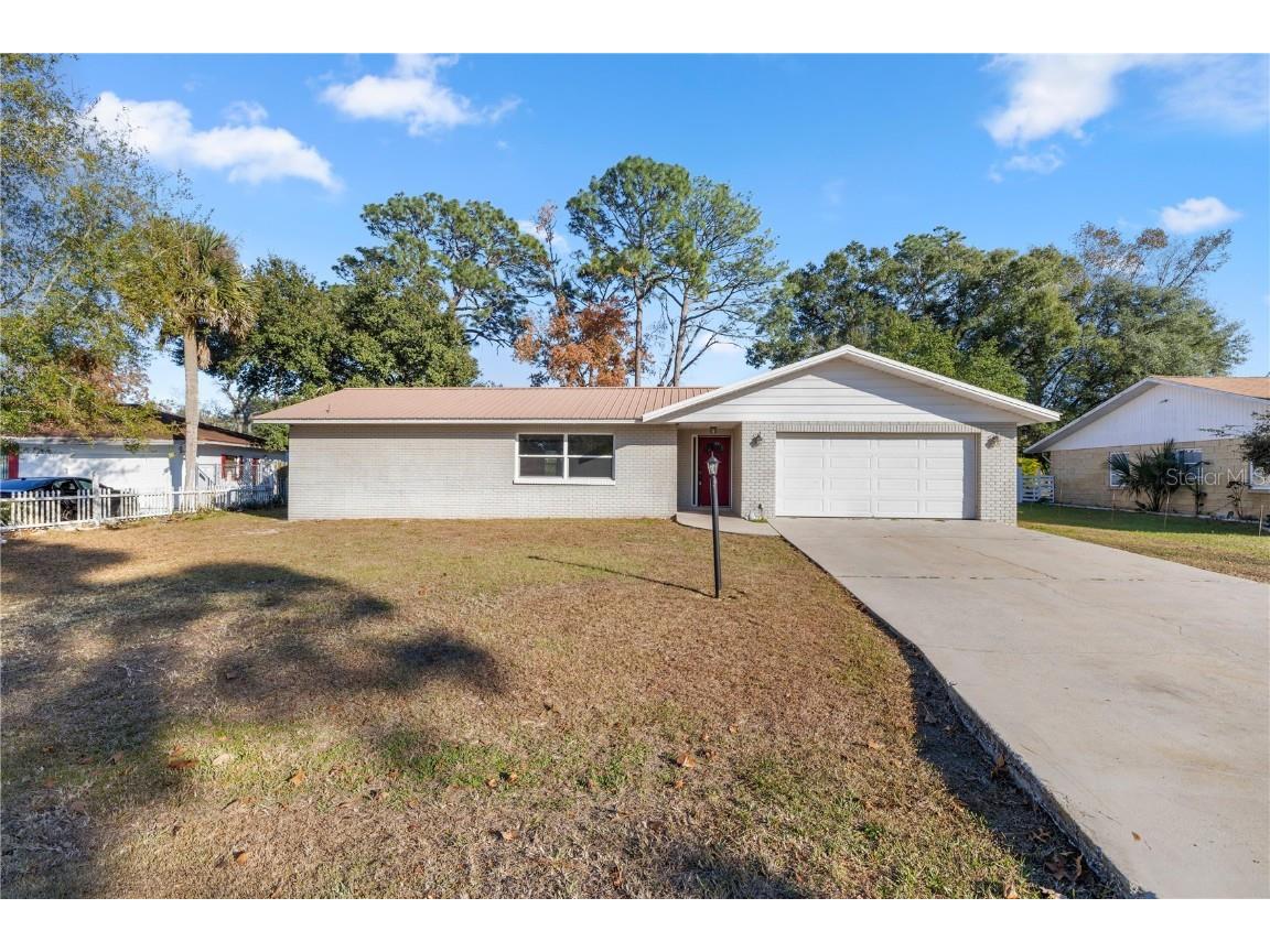 562 Silver Course Loop Ocala FL 34472 OM692483 image1