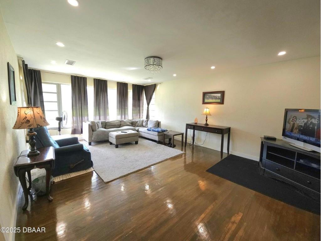 562 South Street Daytona Beach FL 32114 O6346435 image5