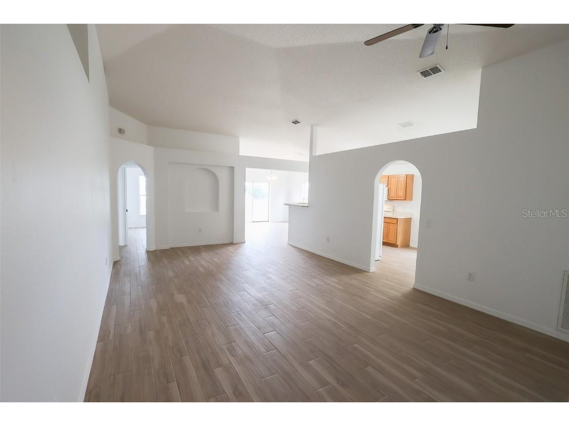 562 Stonewall Avenue Haines City FL 33844 B4901993 image4